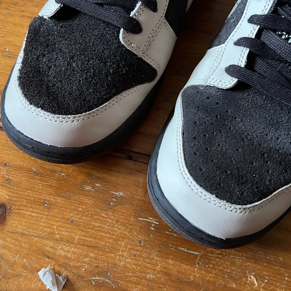 Nike Dunk Low Red Pandas - Picture 4 of 9